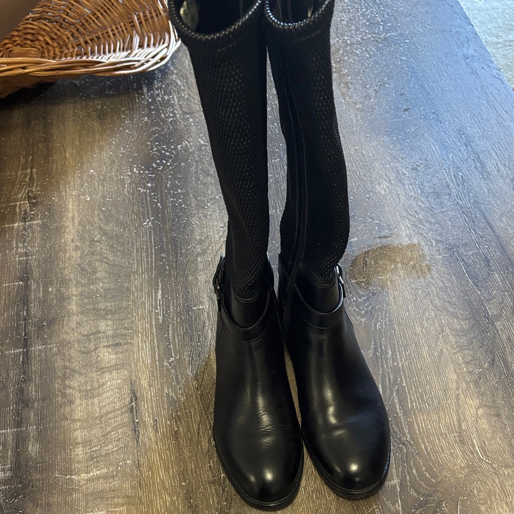 Artica Elegant Black Lace-Up Women's Boots - Picture 5 of 8